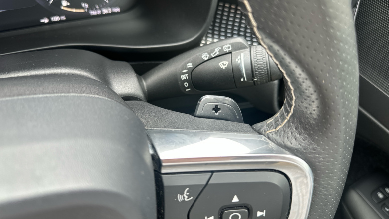 Volvo Xc40 2.0 D4 [190] R DESIGN 5dr AWD Geartronic Diesel Estate